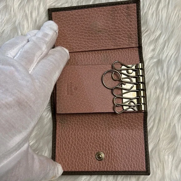 Authentic Gucci leather trifold  keychain cardholder Cute handwritten logo - Picture 2 of 16